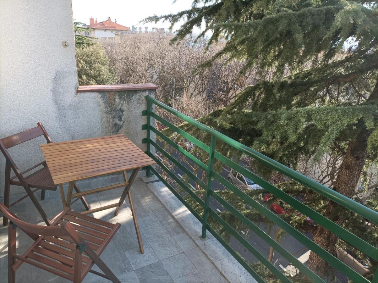 Apartman Pecine Rijeka Bagian luar foto